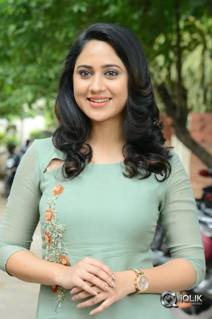 Miya-George-Interview-About-Ungarala-Rambabu-Movie